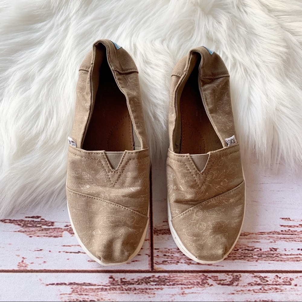 TOMS Desert Taupe Foil Feathers Shoes
